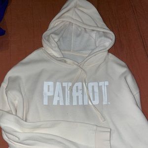 Long sleeve cropped hoodie. Never worn. Size medium